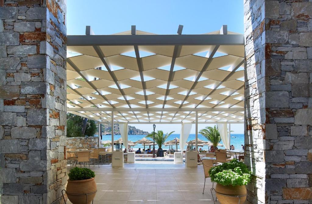 Blue Harmony Hotel Kini Exterior photo